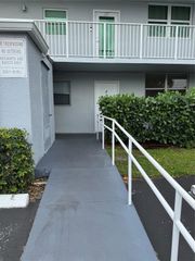 115 ROYAL PARK Drive 1F, Oakland Park, FL 33309