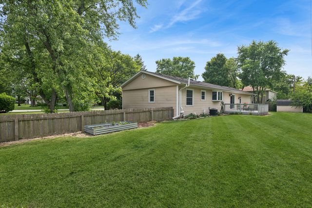 30W044 Bruce Lane, Naperville, IL 60563