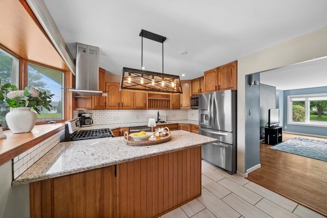 30W044 Bruce Lane, Naperville, IL 60563