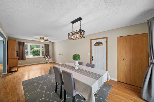 30W044 Bruce Lane, Naperville, IL 60563