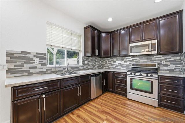 10294 Scripps Poway Pkwy 5, San Diego, CA 92131