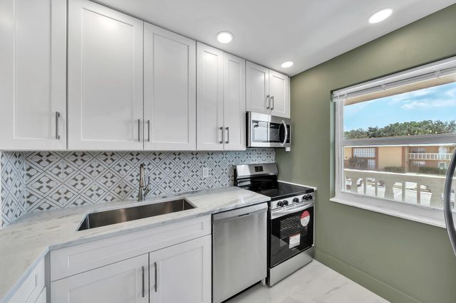9818 Marina Blvd 1225, Boca Raton, FL 33428