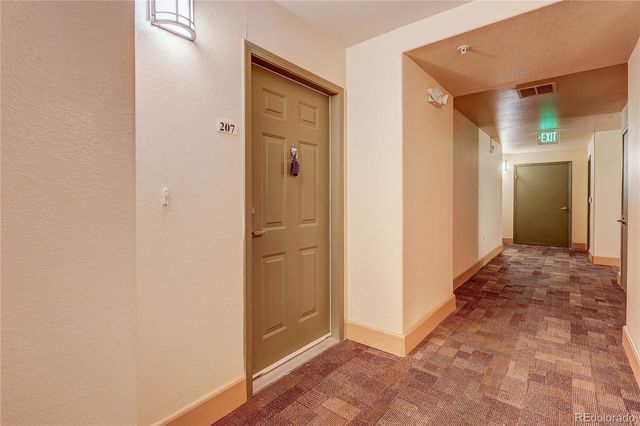 8489 Canyon Rim Circle 207, Englewood, CO 80112