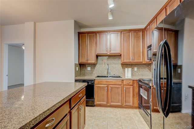 8489 Canyon Rim Circle 207, Englewood, CO 80112