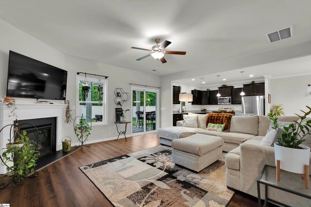 121 Strongridge Trail, Simpsonville, SC 29681