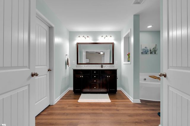 121 Strongridge Trail, Simpsonville, SC 29681