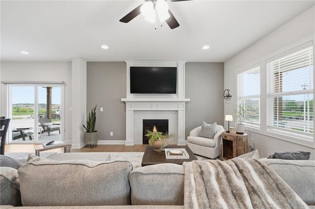 16872 W 164th Terrace, Olathe, KS 66062