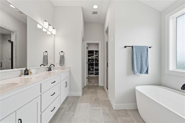 16872 W 164th Terrace, Olathe, KS 66062