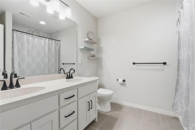 16872 W 164th Terrace, Olathe, KS 66062