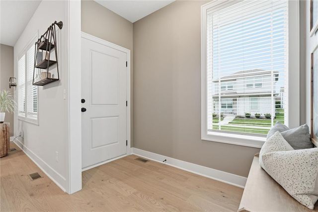 16872 W 164th Terrace, Olathe, KS 66062