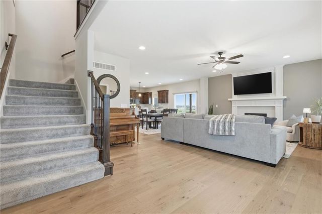 16872 W 164th Terrace, Olathe, KS 66062