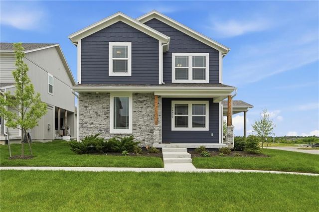 16872 W 164th Terrace, Olathe, KS 66062