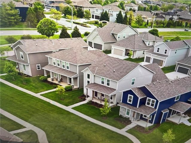 16872 W 164th Terrace, Olathe, KS 66062