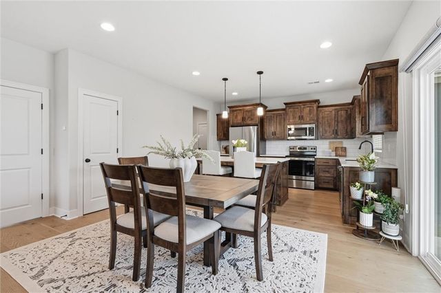 16872 W 164th Terrace, Olathe, KS 66062