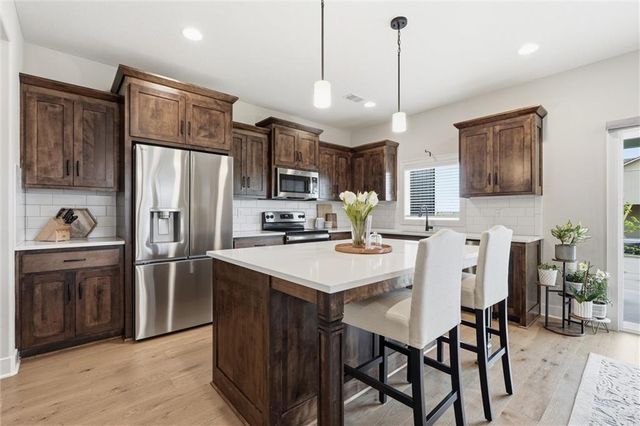 16872 W 164th Terrace, Olathe, KS 66062