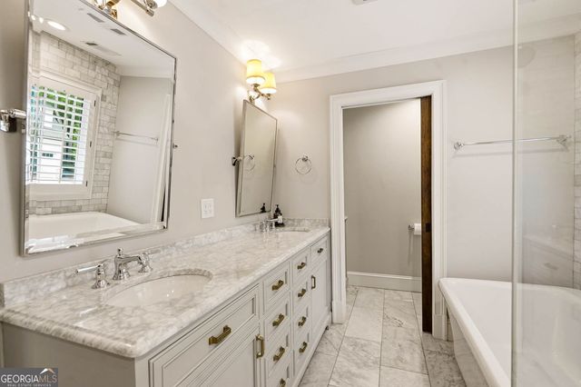 2563 Fairoaks Road, Decatur, GA 30033
