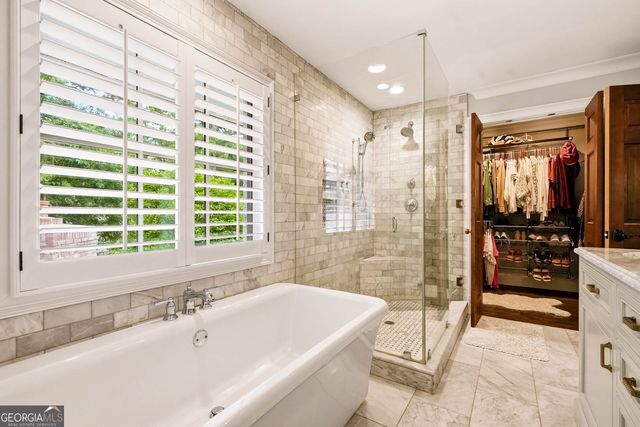 2563 Fairoaks Road, Decatur, GA 30033