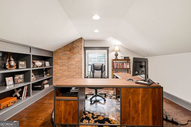 2563 Fairoaks Road, Decatur, GA 30033