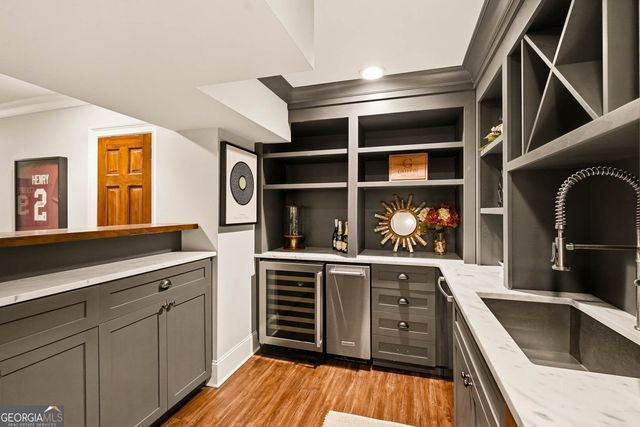 2563 Fairoaks Road, Decatur, GA 30033