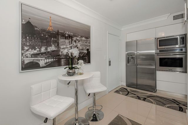 3233 NE 34TH Street 215, Fort Lauderdale, FL 33308