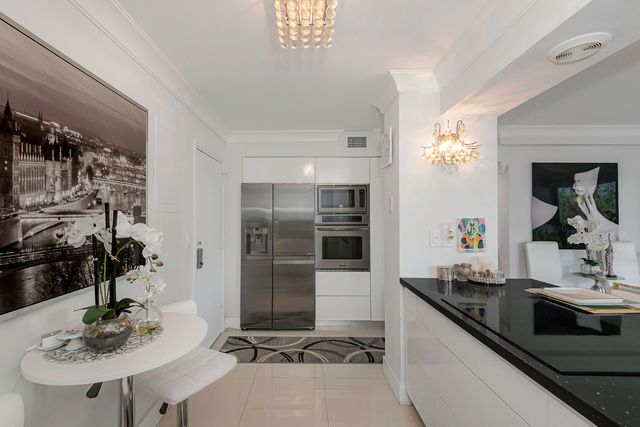 3233 NE 34TH Street 215, Fort Lauderdale, FL 33308