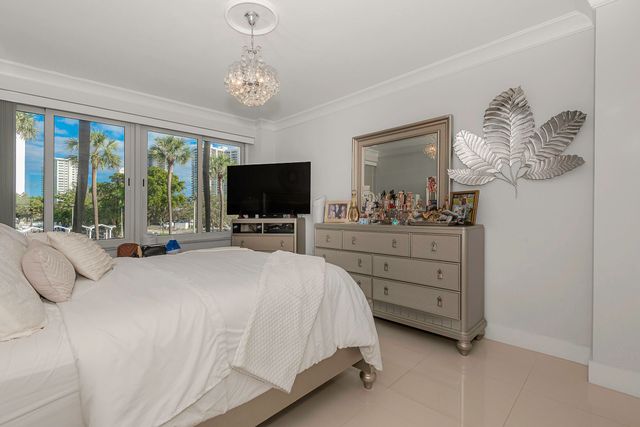 3233 NE 34TH Street 215, Fort Lauderdale, FL 33308