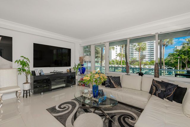 3233 NE 34TH Street 215, Fort Lauderdale, FL 33308