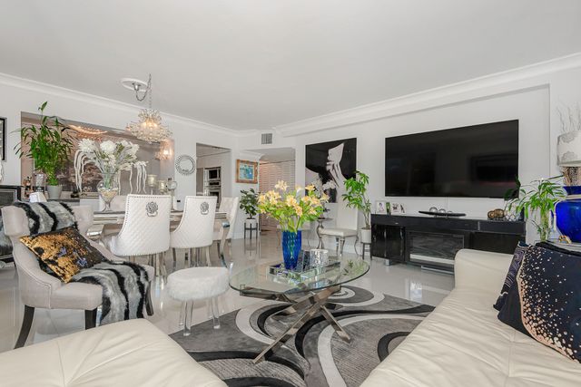 3233 NE 34TH Street 215, Fort Lauderdale, FL 33308