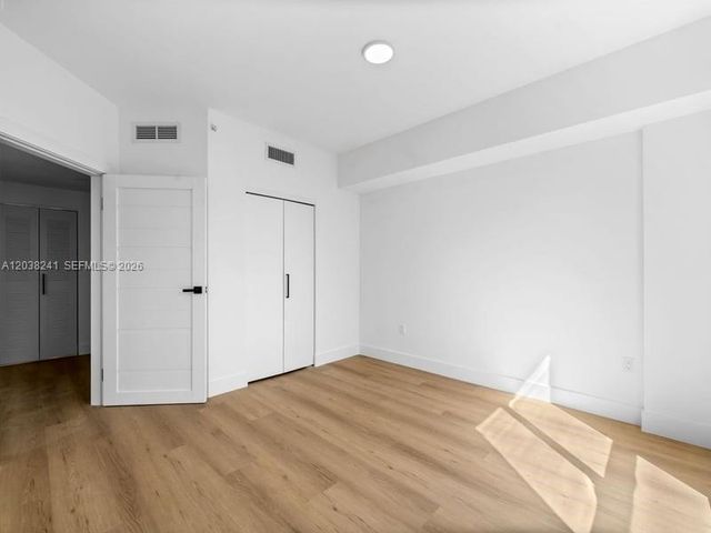 2479 NE 192nd St 308, Miami, FL 33180