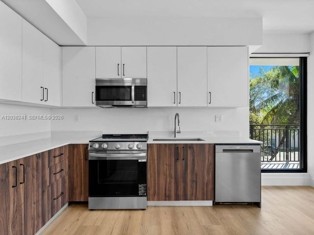 2479 NE 192nd St 308, Miami, FL 33180