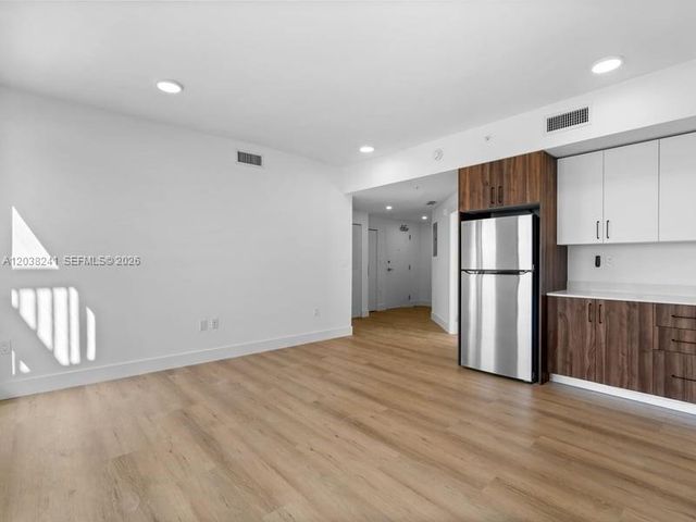2479 NE 192nd St 308, Miami, FL 33180