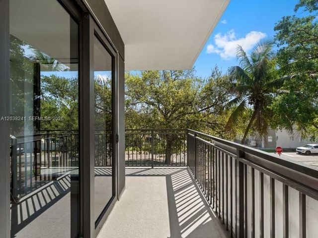 2479 NE 192nd St 308, Miami, FL 33180