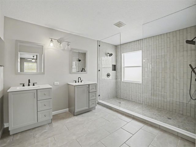 8444 CARRIAGE POINTE DRIVE, Gibsonton, FL 33534