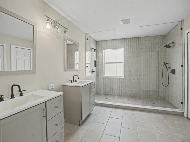 8444 CARRIAGE POINTE DRIVE, Gibsonton, FL 33534