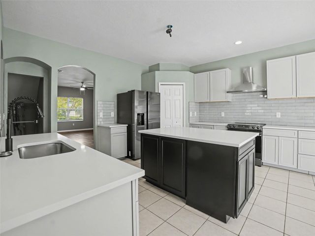 8444 CARRIAGE POINTE DRIVE, Gibsonton, FL 33534