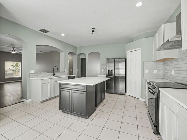 8444 CARRIAGE POINTE DRIVE, Gibsonton, FL 33534