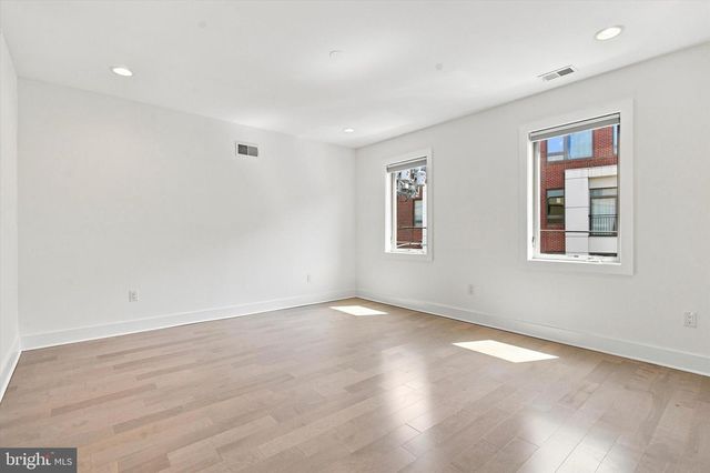 840 N 3RD ST, Philadelphia, PA 19123