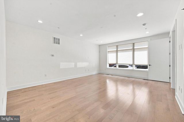 840 N 3RD ST, Philadelphia, PA 19123