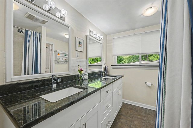 32450 Chesterbrook Street, Farmington Hills, MI 48334