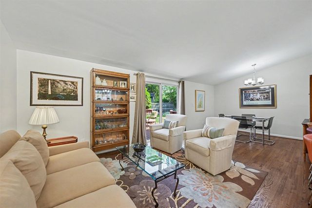 32450 Chesterbrook Street, Farmington Hills, MI 48334