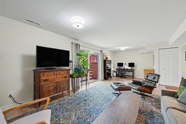 32450 Chesterbrook Street, Farmington Hills, MI 48334