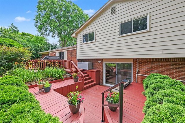 32450 Chesterbrook Street, Farmington Hills, MI 48334
