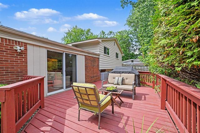 32450 Chesterbrook Street, Farmington Hills, MI 48334