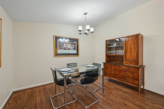 32450 Chesterbrook Street, Farmington Hills, MI 48334