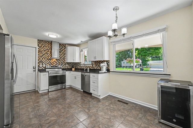 32450 Chesterbrook Street, Farmington Hills, MI 48334