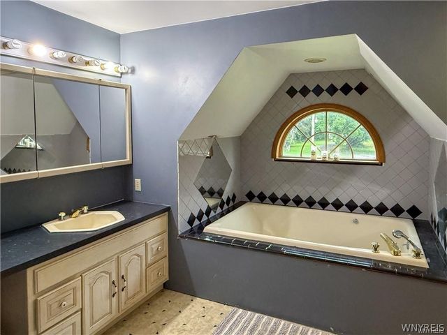 7486 Olean Road, Holland, NY 14080