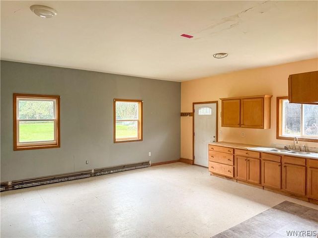 7486 Olean Road, Holland, NY 14080