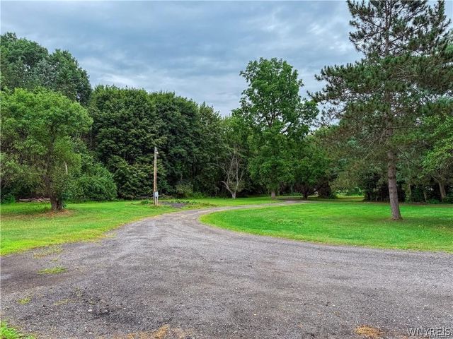 7486 Olean Road, Holland, NY 14080