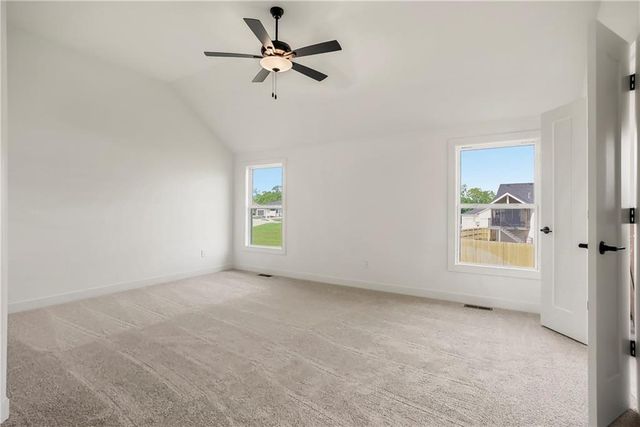 8663 Eagle Creek Drive, De Soto, KS 66018