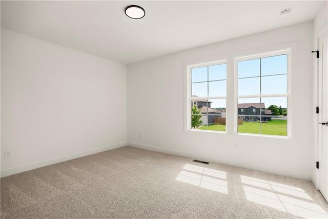 8663 Eagle Creek Drive, De Soto, KS 66018